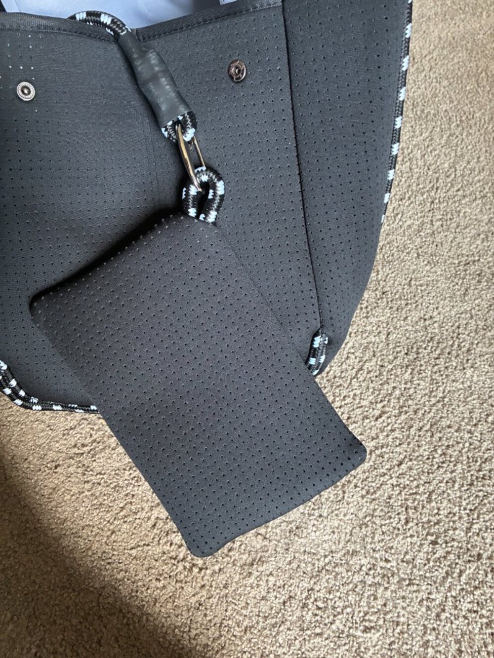 Pop Ups Brand Everyday Tote Basic Black Perforated Neoprene Tote NWOT - Picture 4 of 5